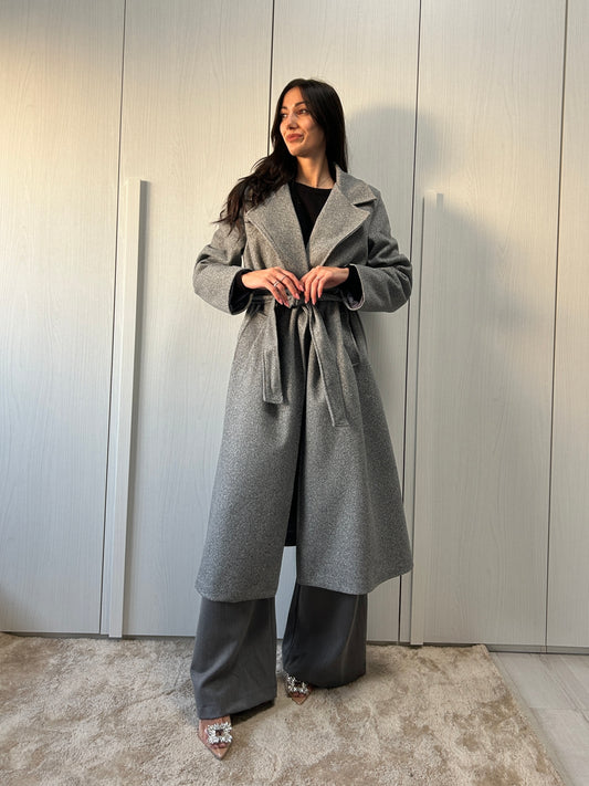 Cappotto grigio con cintura