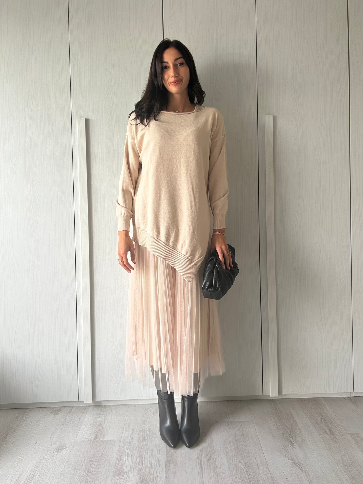 Completo vestito tulle e pullover oversize