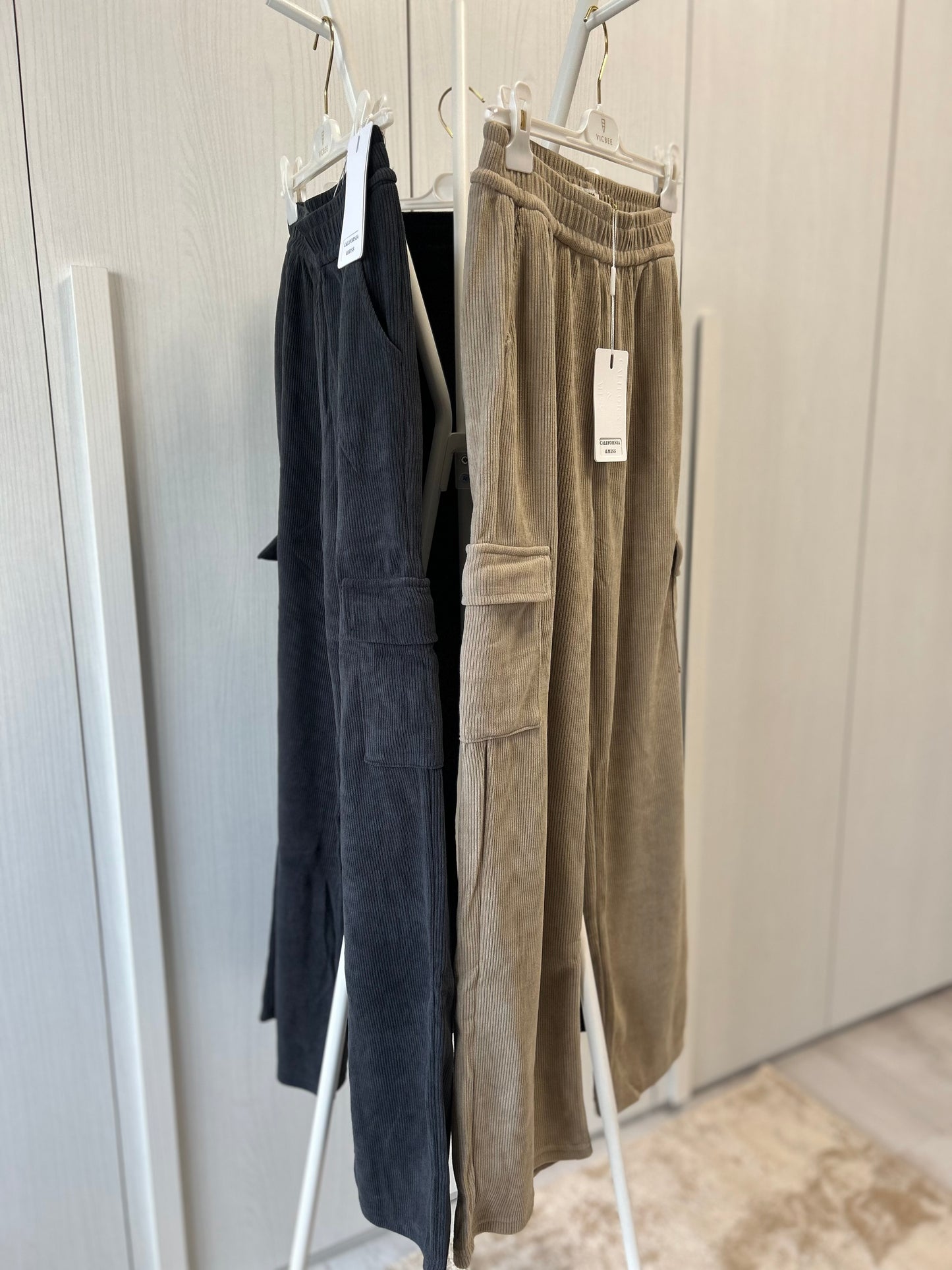 Pantalone cargo a costine